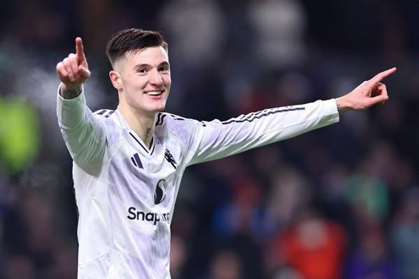 谢什科：梅开二度对提升我的信心很有帮助；进球来自于跑位