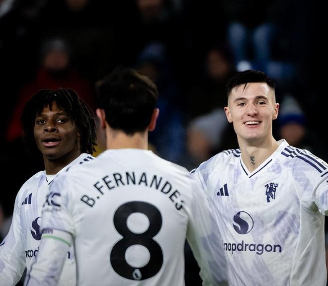 2:2！B费复出助攻 谢什科破3个月球荒+双响难救主 曼联爆冷3连平