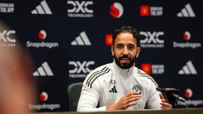 重回原点？曼联“荒诞大戏”永不落幕，新帅上任依旧如此