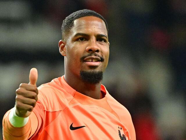 英媒：切尔西依旧考虑引进门将，罗塞尼尔对迈尼昂持开放态度