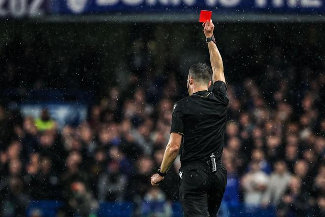 切尔西本赛季英超已领到5张红牌，队史仅次于2007/08赛季
