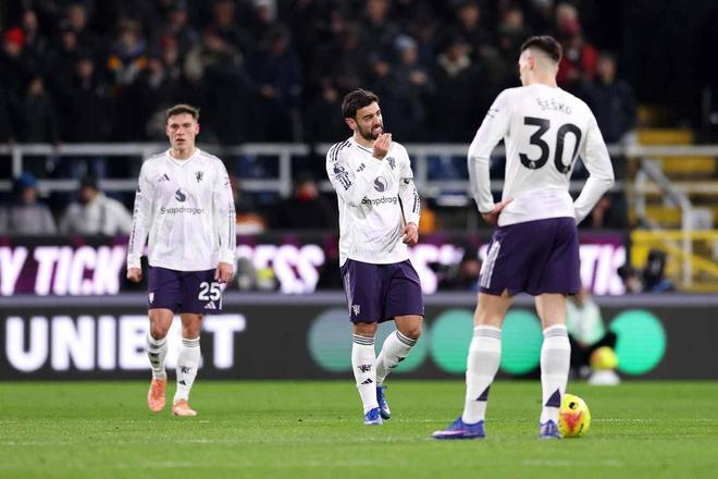 自穆帅时期以来，曼联首次遭遇英超三连平