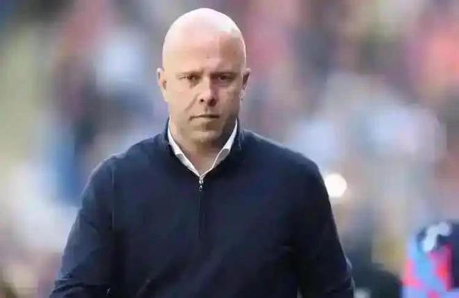 范佩西建议斯洛特重拾“冠军心”，蓝军高层要理解马雷斯卡的起伏