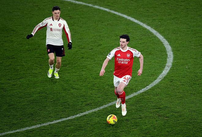 英超巅峰之战！一场0-0，阿森纳、利物浦握手言和，枪手继续领跑