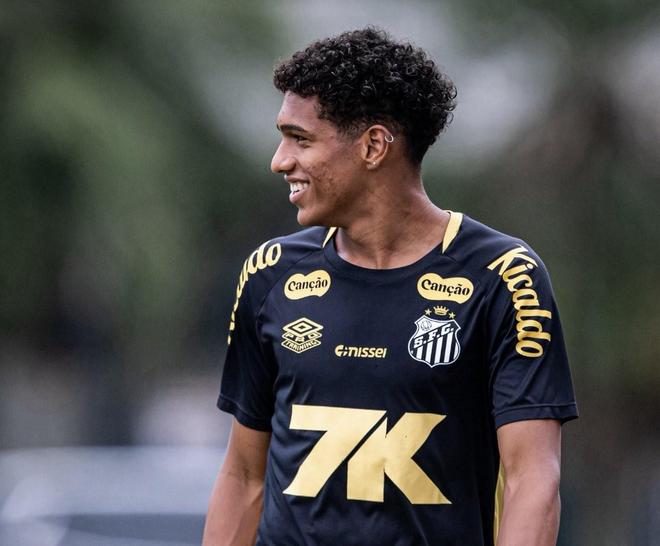 罗马诺：热刺与桑托斯后卫索萨达成个人协议，很快提交新报价