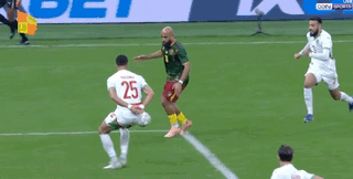 姆伯莫不解未获点球：我看了回放画面，这个动作非常非常明显