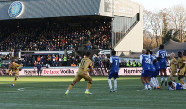 足总杯：卫冕冠军水晶宫爆冷出局