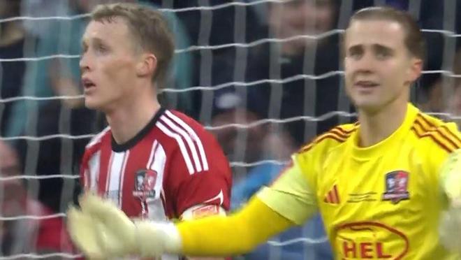 23年1月以来，埃克塞特城是首支在足总杯打进两记乌龙的球队