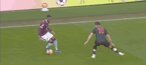 半场：伯恩利3-0米尔沃尔，前场多点开花，拉森助攻梅开二度