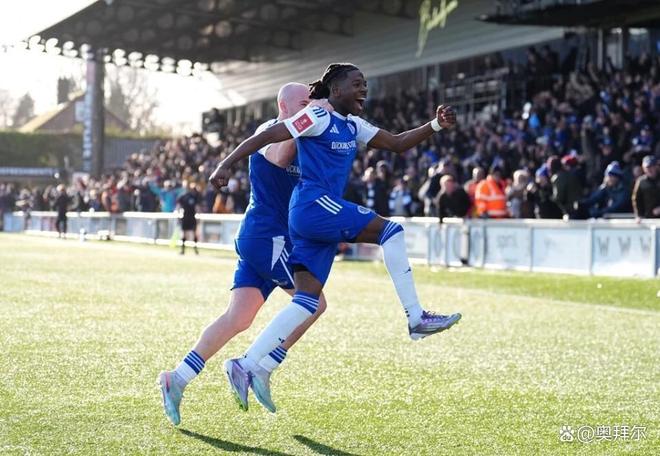 天意？水晶宫负半职业队无缘卫冕 117年前创造神迹的正是他们