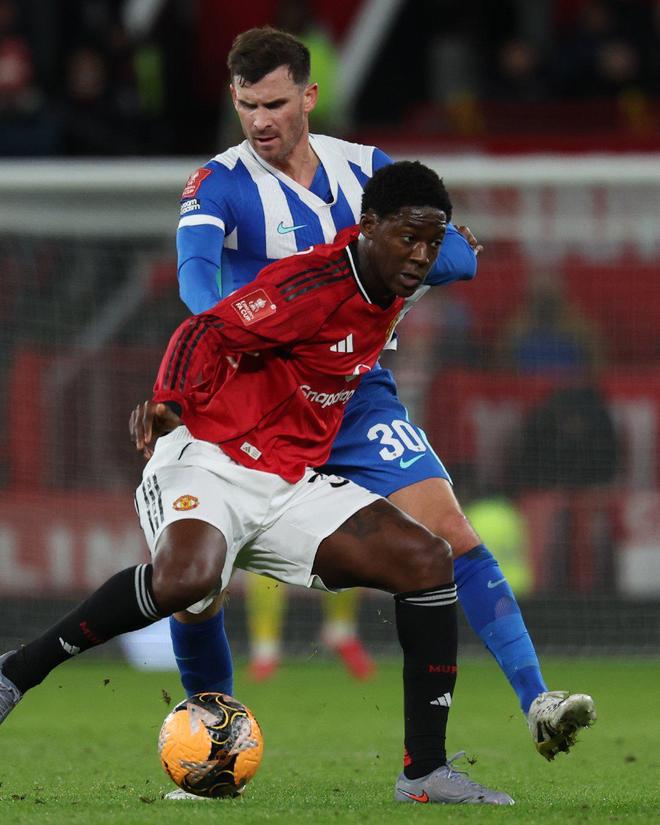 高情商的说法是专注联赛，低情商是一顿王八拳没打过布莱顿