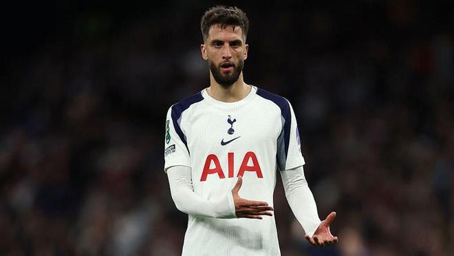 记者：本坦库尔腿筋受伤，预计缺席三个月