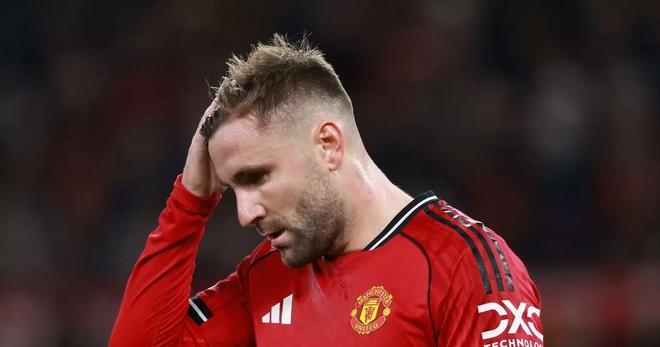 卢克-肖缺战,本赛季至今仅缺席一场对阵格林斯比的比赛 卢克-肖缺战,本赛季至今仅缺席一场对阵格林斯比的比赛