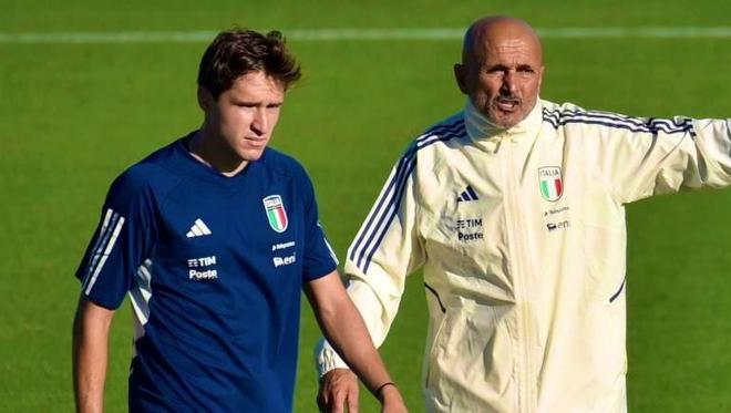 斯基拉：基耶萨愿意重返尤文，利物浦希望直接出售