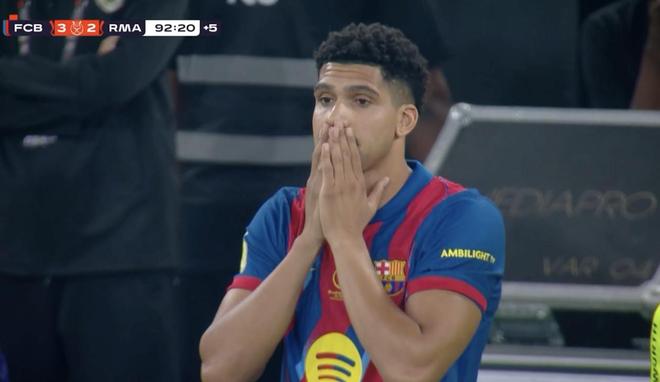 西超杯决赛替补登场，此前因心理问题缺阵的阿劳霍完成复出