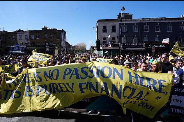 邮报：热刺球迷组织将再次发起大规模抗议，上次是抗议列维