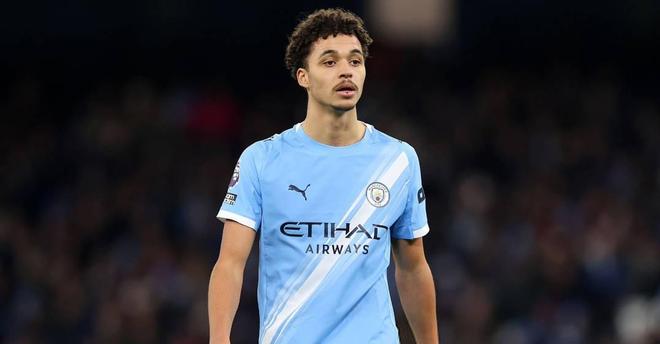 马克斯-阿莱恩：我很享受这段时光；希望和曼城赢得所有冠军