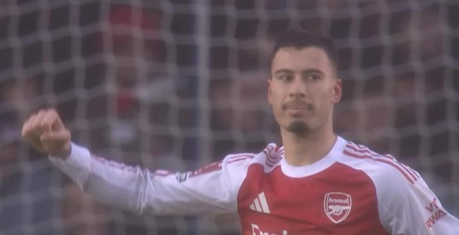 足总杯单场3球，马丁内利职业生涯首次上演帽子戏法