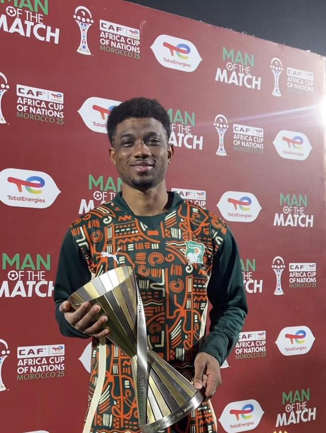 十分亮眼，阿马德5场非洲杯比赛贡献3球1助，3次获得全场最佳