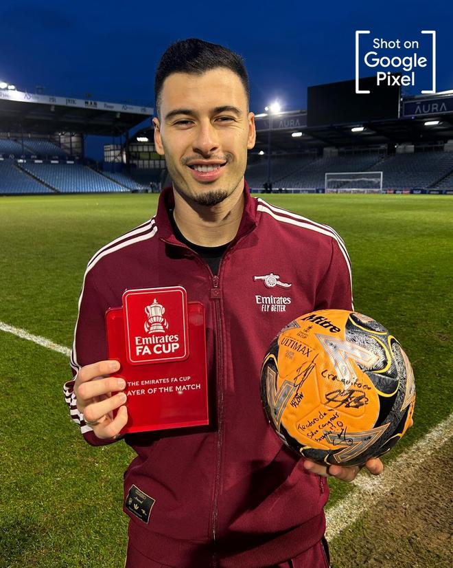 职业生涯首次戴帽，马丁内利当选全场最佳并带走比赛用球