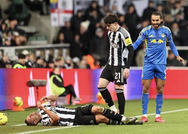 TA：埃迪-豪想补强防线；纽卡不会为了签约而签约