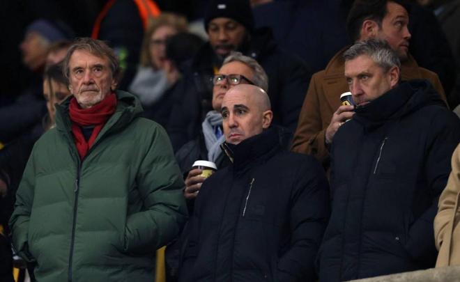 镜报：曼联沦为喜剧俱乐部，至暗时刻可能超越了之前的利物浦