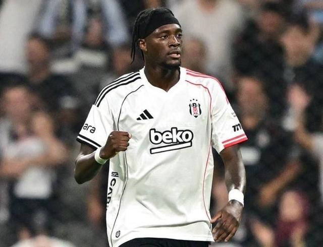 DO：维拉可能签亚伯拉罕顶替马伦，埃梅里非常欣赏球员