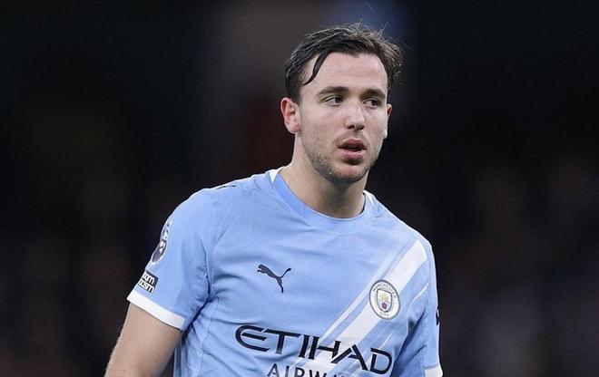 瓜帅确认：尼科因上轮英超受到严重撞击而缺席今晚比赛