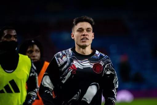 土媒：加拉塔萨雷在与曼联谈乌加特，形式为租借+选择买断