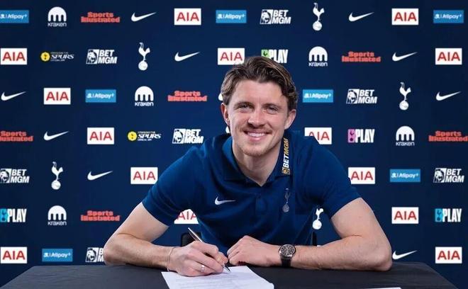 热刺成冬窗买人大户！4000万签下加拉格尔 如今盯上曼联心仪中场