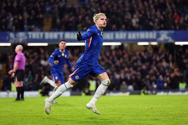 英联杯8强战半决赛均双响，加纳乔是近12个赛季英超球员首人