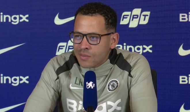 罗塞尼尔：我没固定的一号门将或中锋，必须靠表现赢得位置