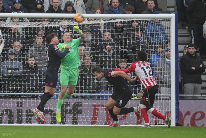 英超：维拉分心欧联杯，埃弗顿能否走出低谷？维拉VS埃弗顿