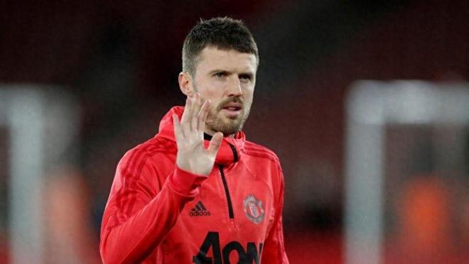 卡里克淡定回应名宿炮轰：专注带队，赛场见真章！