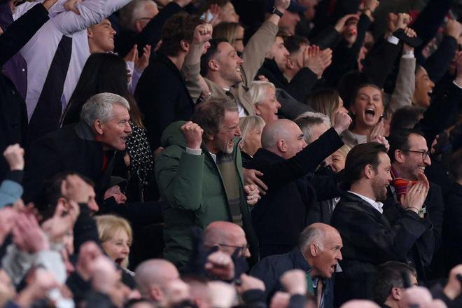 DNA！卡里克回归首秀即天秀，瓜迪奥拉自食苦果，曼联坐四望三