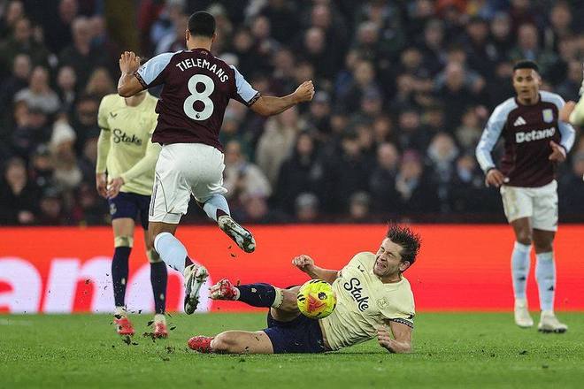 维拉0-1埃弗顿 连续2轮不胜