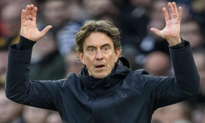 泰晤士：热刺高层正在寻找弗兰克的替代方案，他想带队踢多特