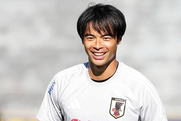 评论日本U23门将的女球迷：我是三笘薰球迷与国籍无关；自始至终没有勾引