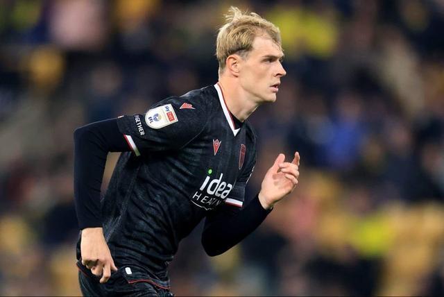 记者：科利尔租借赫尔城的细节还没谈妥，周末接受体检是乱扯