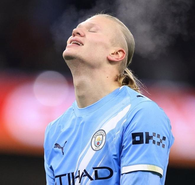 7场1球！曼城头牌陷前所未有困境 新援中卫才是助他破局之人？