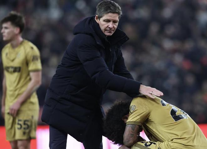 卫报：水晶宫主席希望格拉斯纳带队到赛季结束