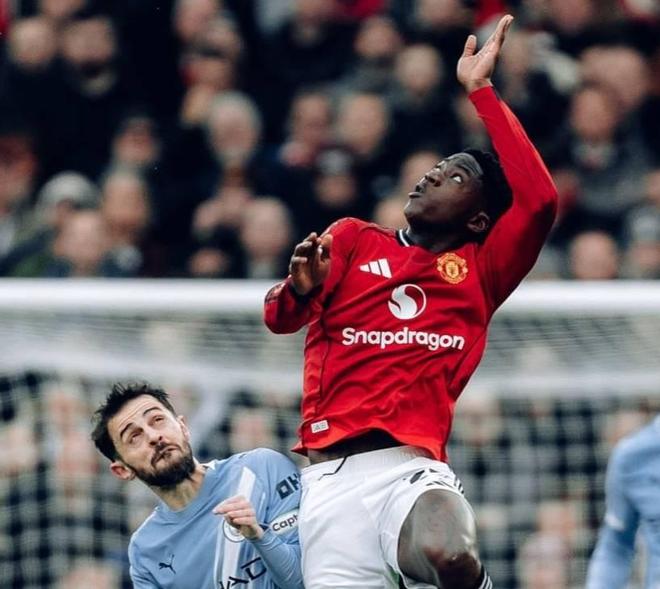 本赛季英超曼联球员单场无球跑动距离排名：梅努7.9km居首