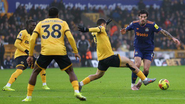 放“葬礼中场”控球≈纽卡不进球