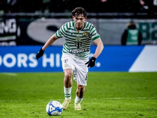 罗马诺：伯恩茅斯签下20岁匈牙利中场托特，总价1300万英镑