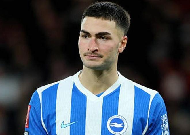 记者：米兰正在和布莱顿谈判，尝试纯租借引进科波拉