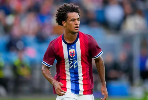 罗马诺：富勒姆3500万镑报价奥斯卡-鲍勃，正在与曼城谈判