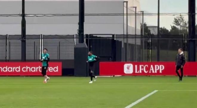 终于回来了，TA跟队记者：萨拉赫已回到利物浦训练