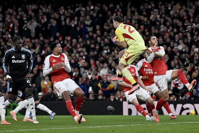 讨喜还是讨债？刚给阿尔特塔送上大礼，卡里克转头就带队杀上门了