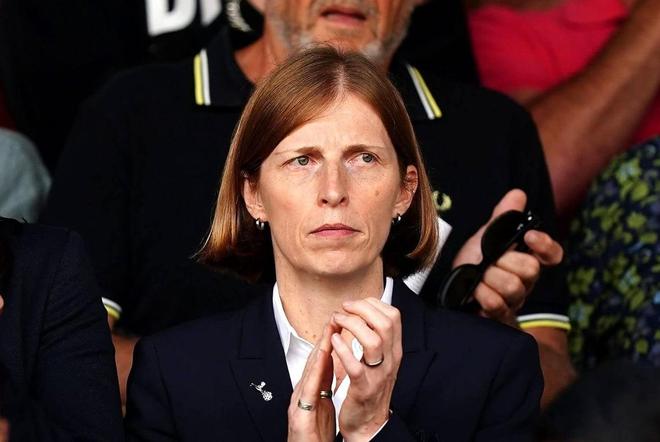 DO：英超官方挖走热刺高层丽贝卡，她将接任首席足球官