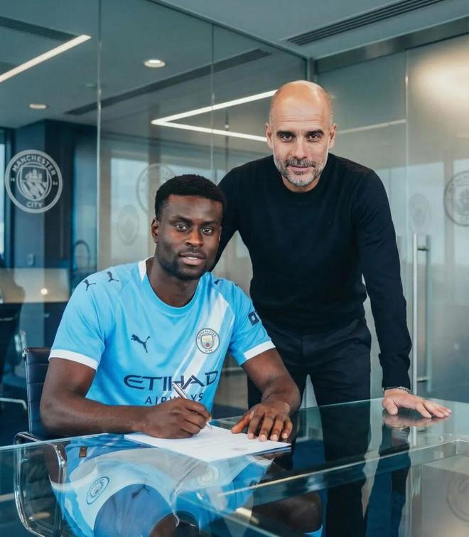 瓜氏重建！曼城一年豪掷4.8亿引援 买下一套英超首发